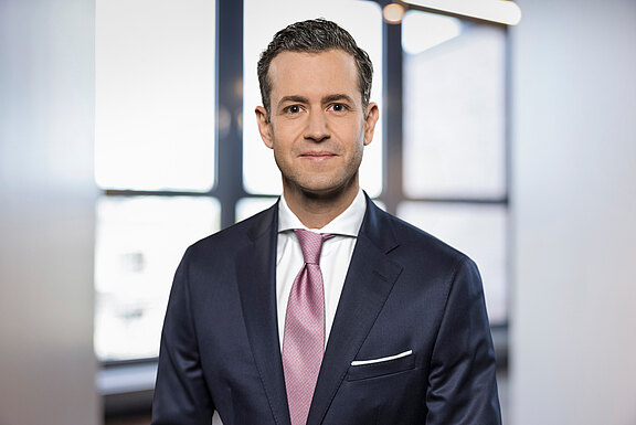 Daniel_Flüshöh_Art-I_est_Real_Estate.jpg